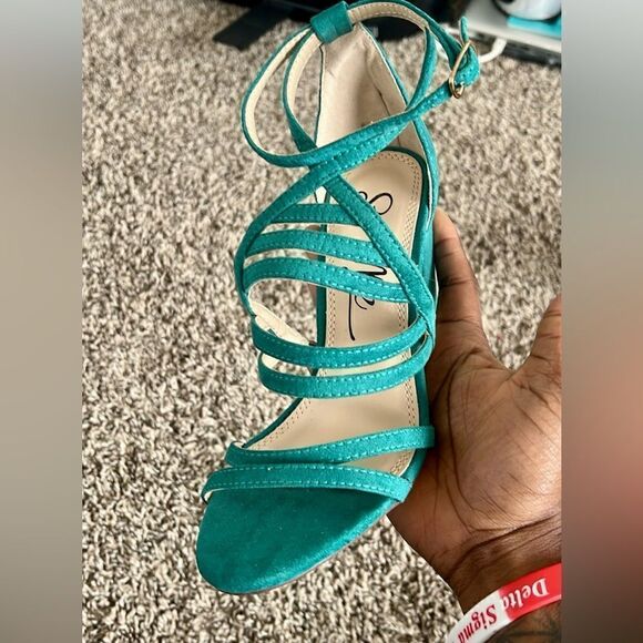 Women heels size 6W - Picture 1 of 6